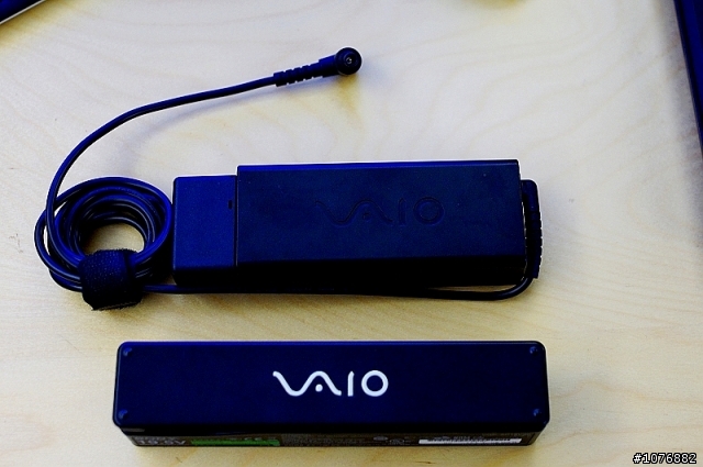 入手~VAIO的細長型變壓器AC19V30+S15!