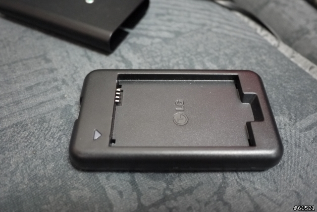 （更新）prada p940 用p970原廠電池充電器～