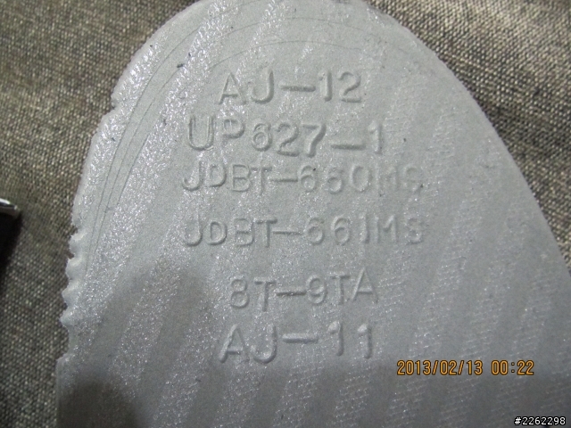 請各位大人幫忙鑑定Air Jordan 11 Retro Bred !!!