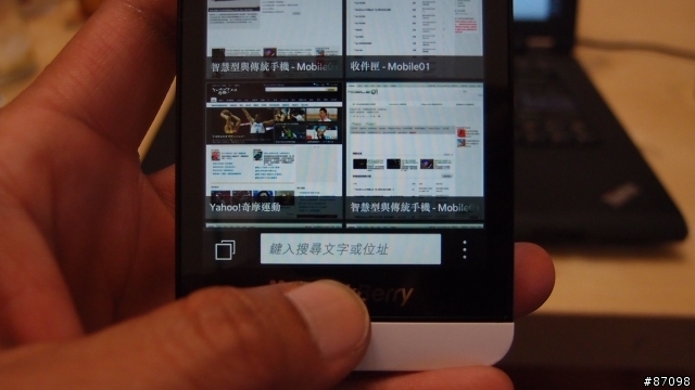 BlackBerry Z10開箱_第二篇_BlackBerry Peek&BlackBerry Hub篇，加演郵件設定