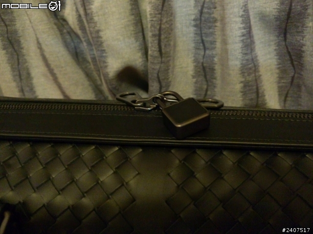 [開箱] Bottega Veneta（BV） 黑色編織TravelBag和75ml香水