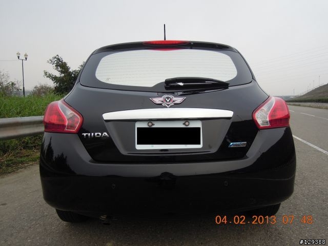 Black Big Tiida 原廠鋁圈貼3M Carbon!