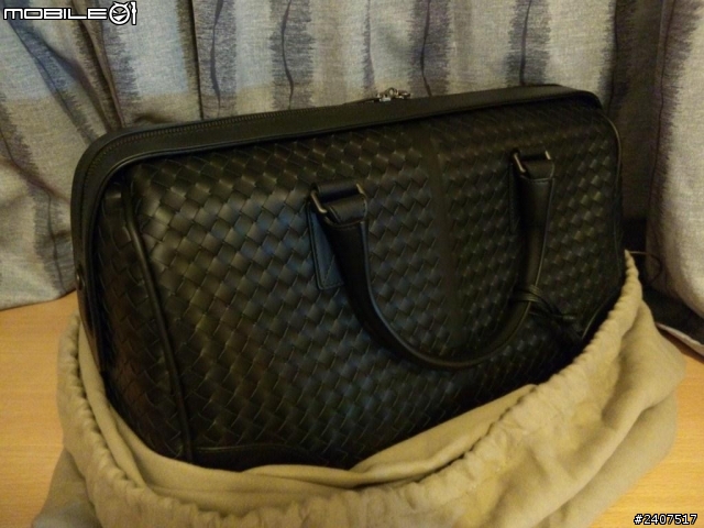 [開箱] Bottega Veneta（BV） 黑色編織TravelBag和75ml香水
