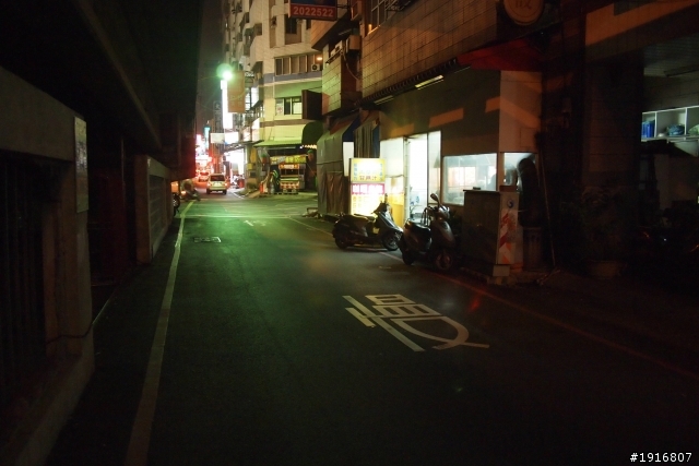 陸橋下的車禍