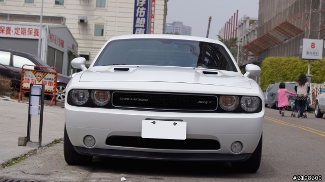 這台是Dodge Challenger SRT8嗎??