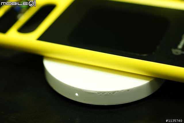 [開箱測試] Nokia DT-900 原廠無線充電盤 & Nokia Lumia 820 無線充電原廠背蓋