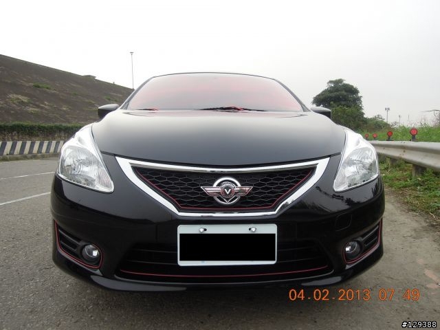 Black Big Tiida 原廠鋁圈貼3M Carbon!