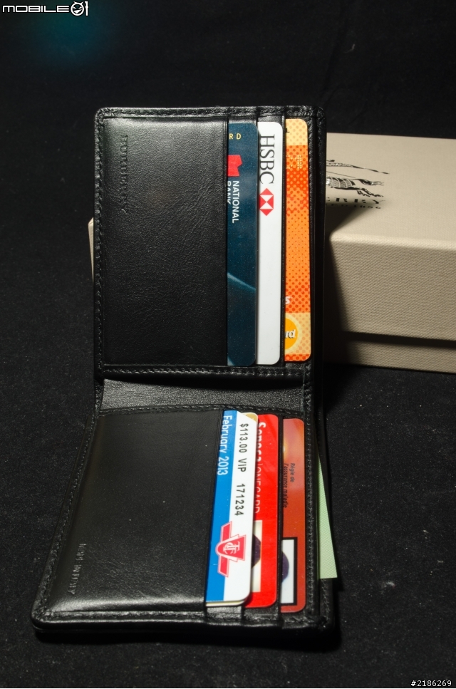 第一次購入的Burberry皮夾