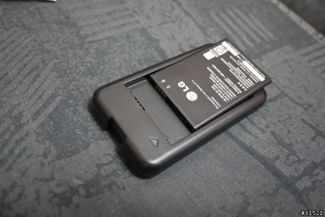 （更新）prada p940 用p970原廠電池充電器～