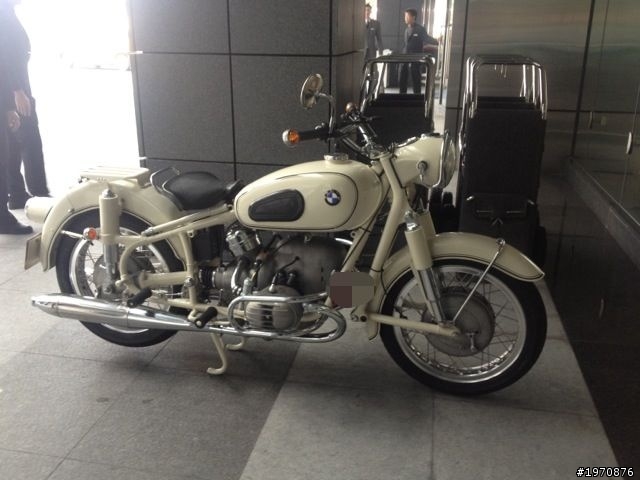 今天看到一台1961年500cc BMW