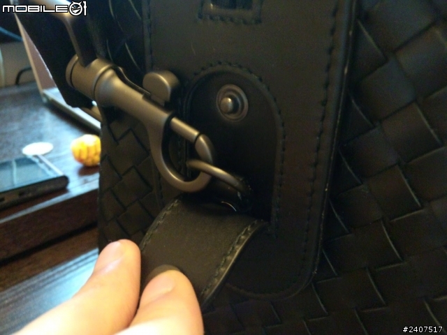 [開箱] Bottega Veneta（BV） 黑色編織TravelBag和75ml香水