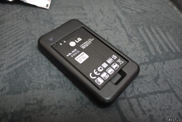 （更新）prada p940 用p970原廠電池充電器～