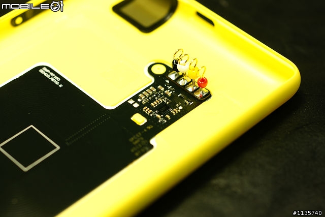 [開箱測試] Nokia DT-900 原廠無線充電盤 & Nokia Lumia 820 無線充電原廠背蓋