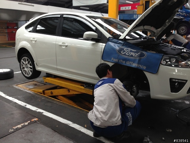 FOCUS MK II 雨刷水箱低水位警告