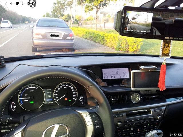 [分享文] LEXUS ES300H 豪華版 , 使用可攜式導航之經驗.....
