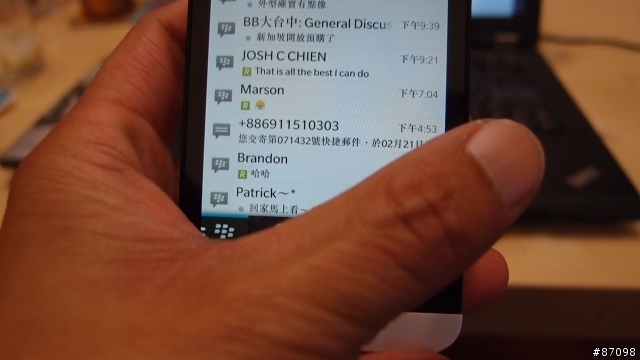 BlackBerry Z10開箱_第二篇_BlackBerry Peek&BlackBerry Hub篇，加演郵件設定