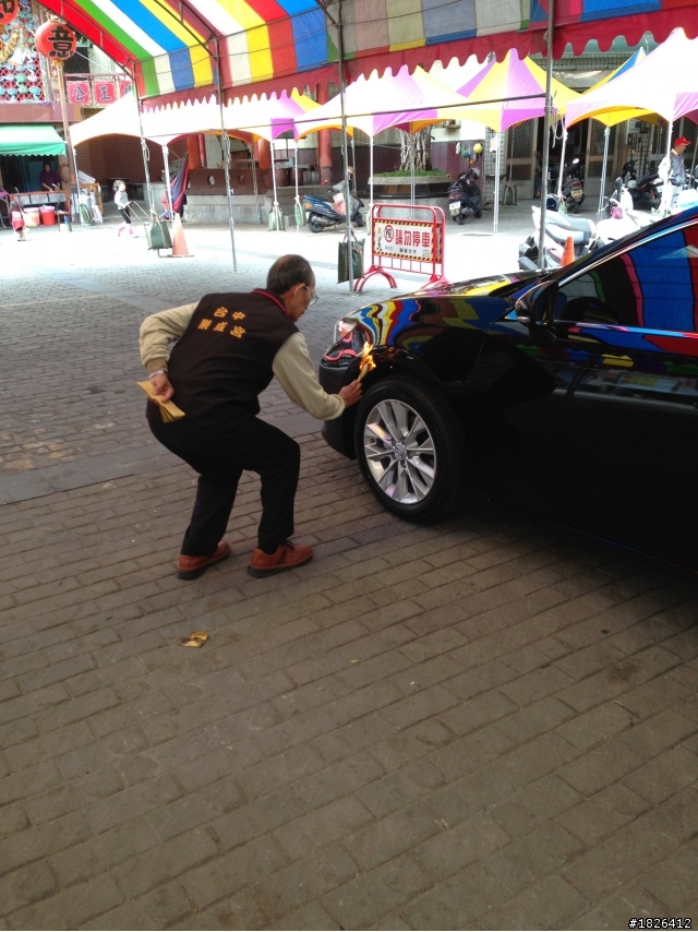 帶車子去拜拜~~ES300h(買車分享，圖少)