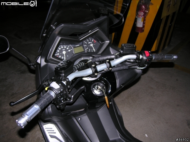 TMax 530 小改裝 --- 2013/05/27 更新圖照 ---