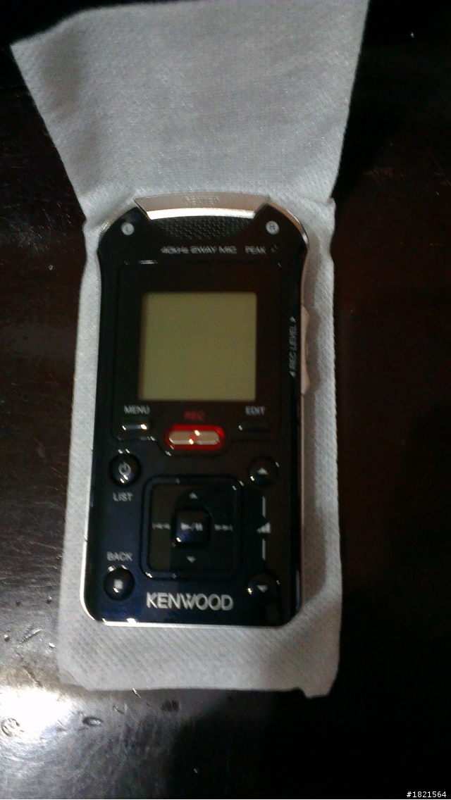 不專業開箱:KENWOOD E8；F111 by FitEar