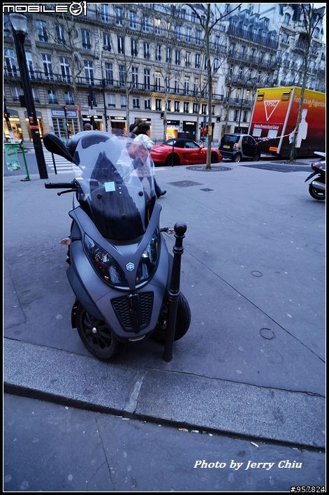 英國重車Part 2之番外篇-巴黎怎麼停小羊、大羊跟鐵馬?