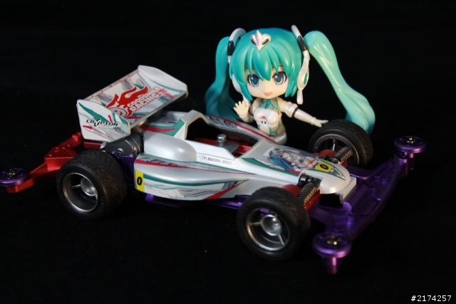 ＜作品分享＞Mini黏土人 Racing初音 2012 Ver. +四驅車