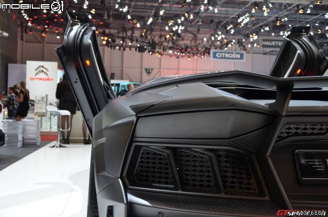 Mansory Carbonado (LP700-4)