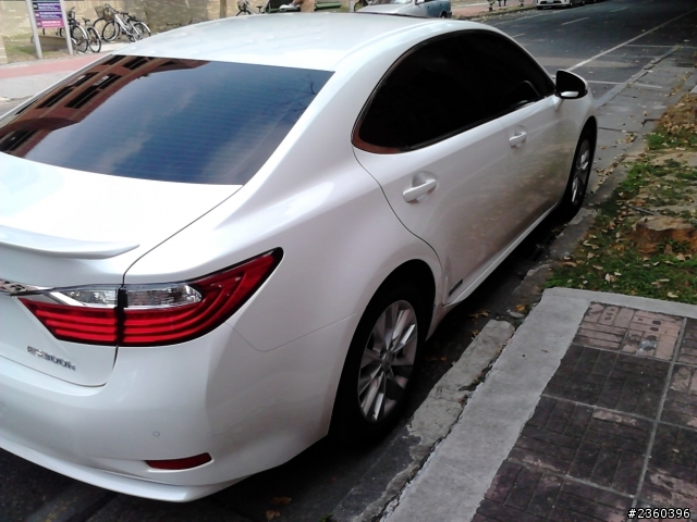 LEXUS ES300h 開箱 豪華版 澤光白 ( Pioneer 專車主機 ) ... 一萬公里實跑油耗數據
