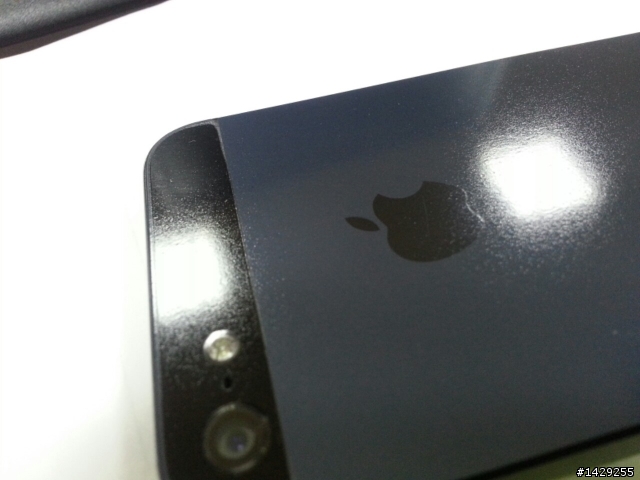 關於iphone5包膜背面不平是否為正常?