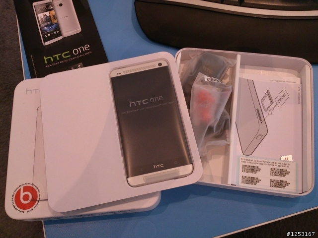 看來德國那邊已開始開賣 HTC ONE 了