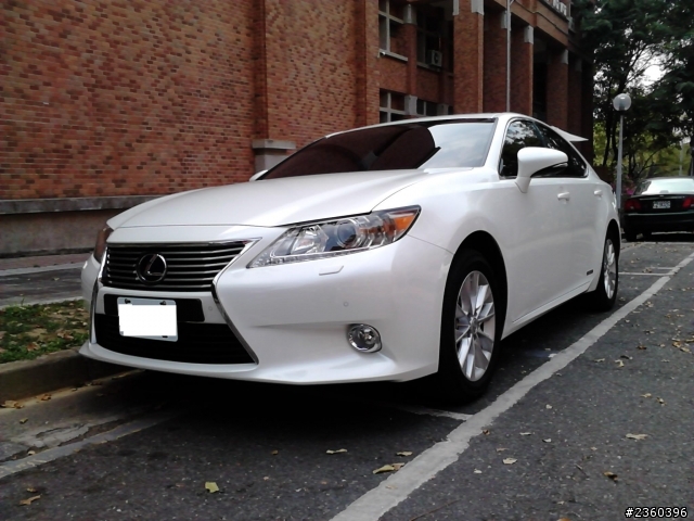 LEXUS ES300h 開箱 豪華版 澤光白 ( Pioneer 專車主機 ) ... 一萬公里實跑油耗數據