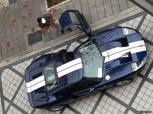 意外看到的...似乎是FORD GT....