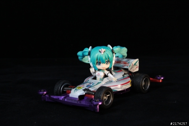 ＜作品分享＞Mini黏土人 Racing初音 2012 Ver. +四驅車