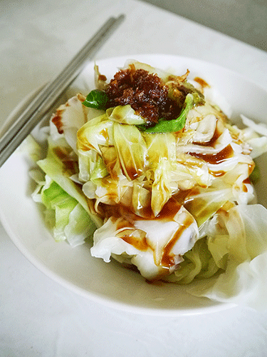 [食譜] 請幫忙高麗菜農，高麗菜川燙拌醬也好好吃!!