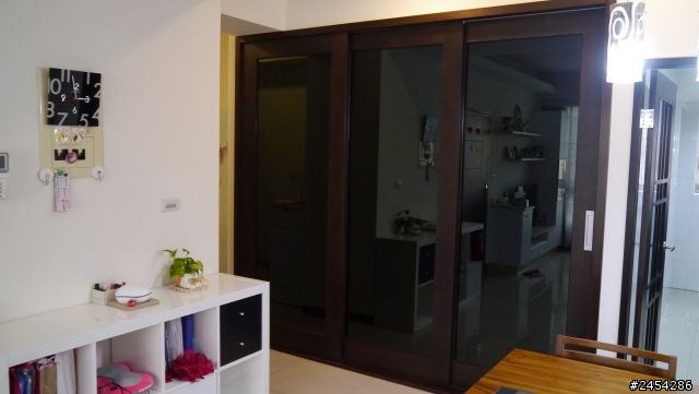 【開箱文】簡約實用的窩~小屋子大收納(系統櫃使用心得分享)