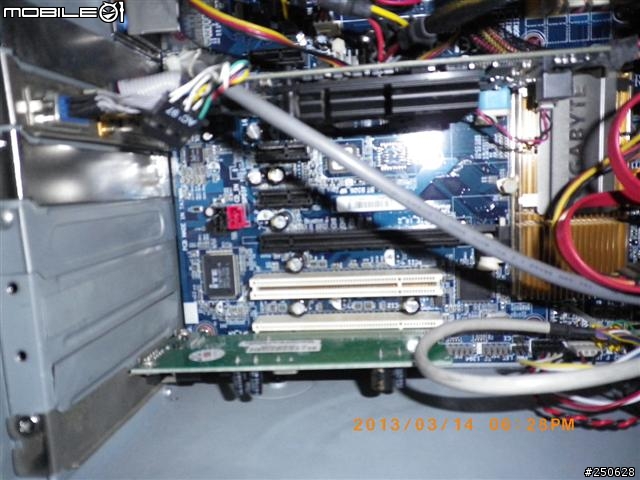 技嘉的主機板背面燒黑了那麼不管他會起火嗎??