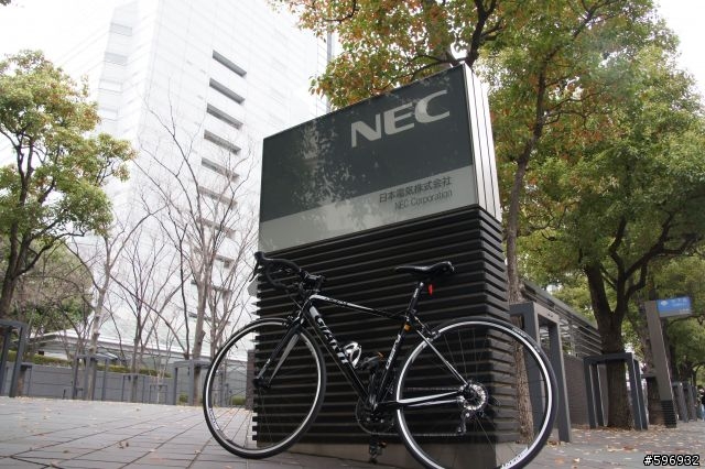 2013 DEFY 3 開箱 + 賞櫻花 + 台場彩虹大橋 一日遊