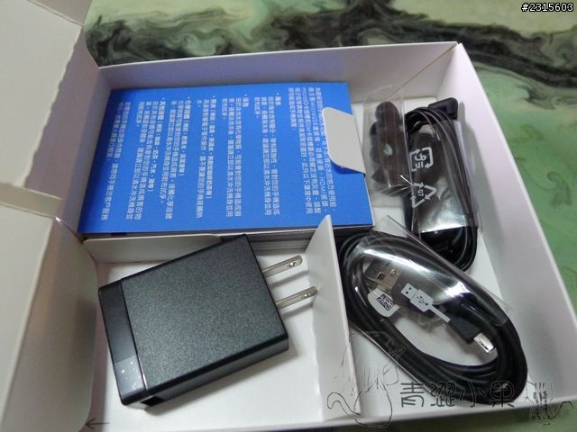 期待已久的Xperia Z開箱及小物分享~和一些NP感想