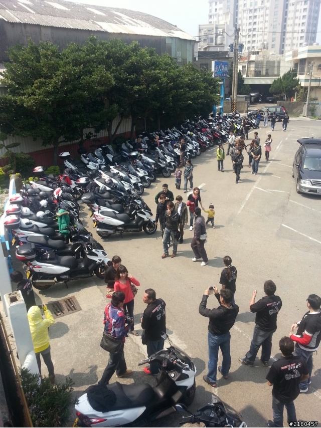 NIKITA300交流協會春遊活動~~~車超多的
