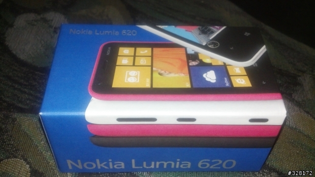 NOKIA LUMIA 620開箱文(已放上圖)