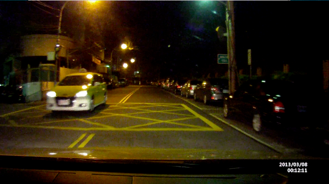 高速公路無路燈行車記錄器測試＃1<油畫般的成像．愛國者T7W回原廠說是正常的>