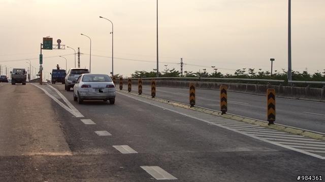 今天騎在88快速道路上遇到惡意逼車，請大家注意。