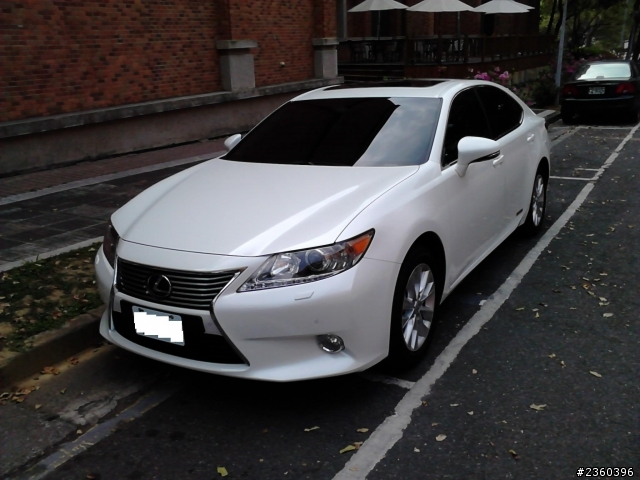 LEXUS ES300h 開箱 豪華版 澤光白 ( Pioneer 專車主機 ) ... 一萬公里實跑油耗數據