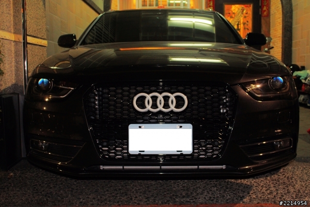 2013年式 A4 B8.5 微整型!!! 蜂巢水箱罩!!!