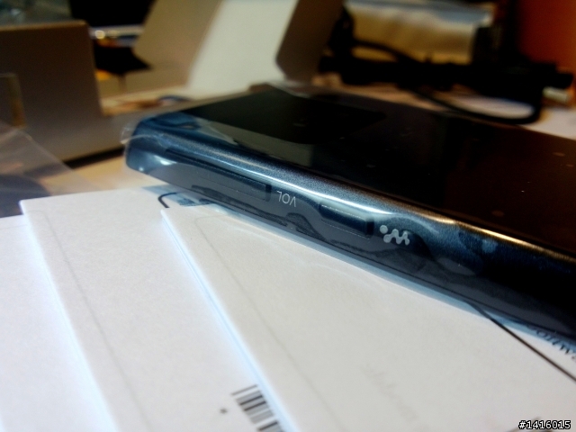SONY F806 MP3 Player 簡單開箱