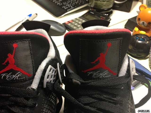 JORDAN 4 請高手幫忙 分辨真假 爬文爬到眼睛快爛了