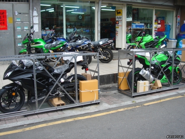 NINJA 300 開箱(續)