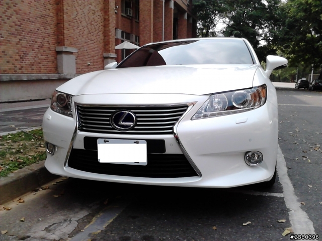 LEXUS ES300h 開箱 豪華版 澤光白 ( Pioneer 專車主機 ) ... 一萬公里實跑油耗數據