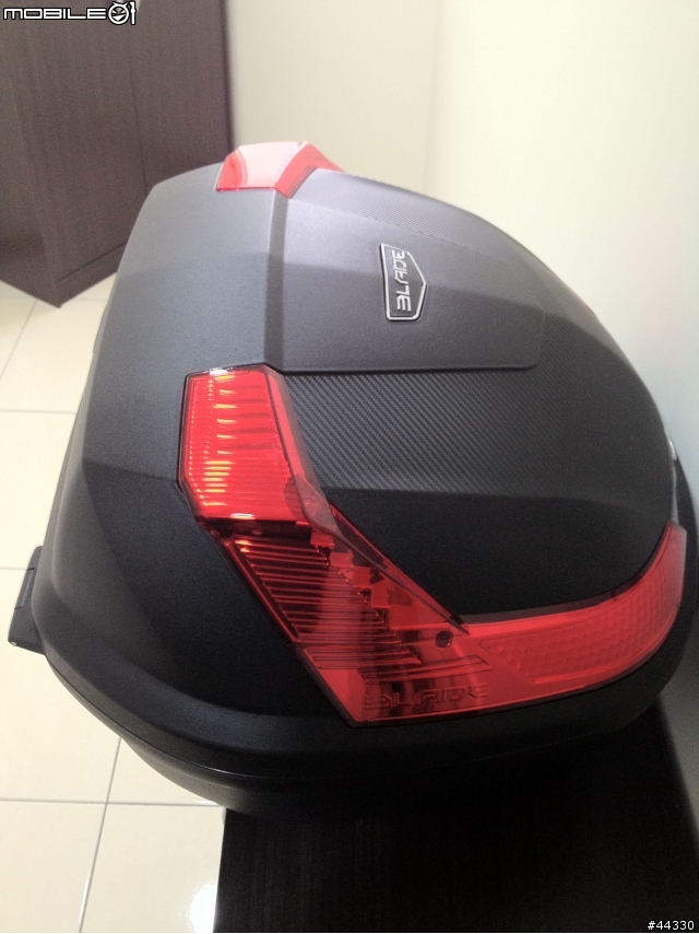 [分享] 2010 新勁戰上 GIVI B37 及新勁戰專用後箱架！！！