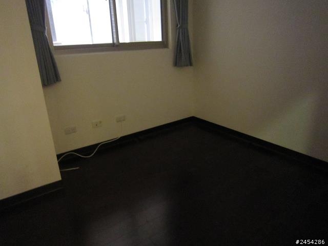【開箱文】簡約實用的窩~小屋子大收納(系統櫃使用心得分享)