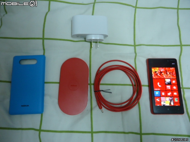 【開箱】Lumia 820(無線充電外殼)簡單分享文 ！